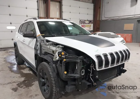 2016 Jeep Cherokee Trailhawk z USA, uszkodzony, nr VIN 1C4PJMBS0GW300291